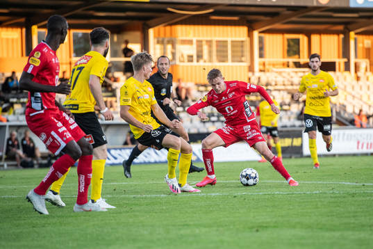 Mjällbys Eric Björkander  och Elfsborgs Jacob Ondrejka