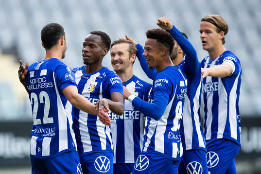 IFK Göteborgs Giorgi Kharaishvili jublar med lagkamrater