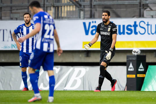 IFK Göteborgs målvakt Ioannis Anestis reagerar