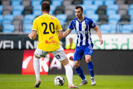 Falkenbergs Sander van Looy mot IFK Göteborgs Giorgi