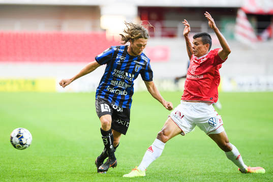 Sirius Axel Björnström och Kalmars Romario Pereira Sipiao