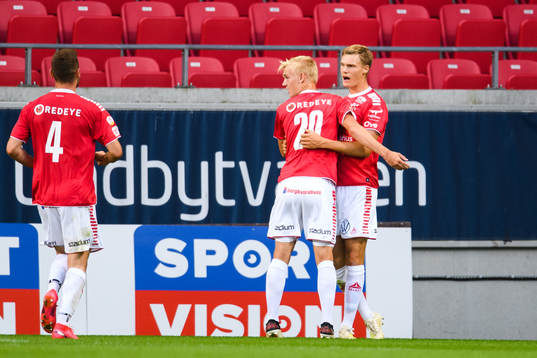 Kalmars spelare jublar
