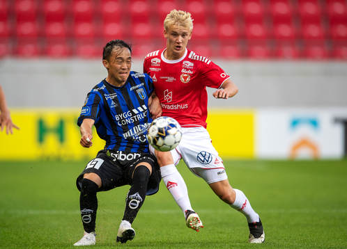 Kalmars Carl Gustafsson och Sirius Yukiya Sugita