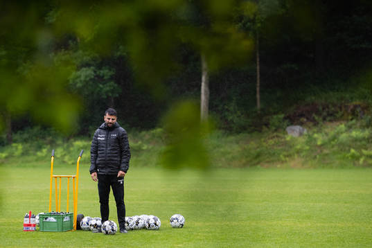 IFK Göteborgs tränare Poya Asbaghi