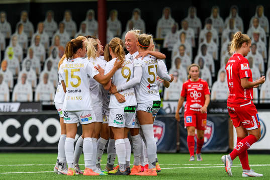 Rosengårds spelare jublar