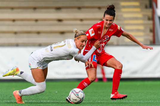 Rosengårds Sanne Troelsgaard och Örebros Cali Farquharson