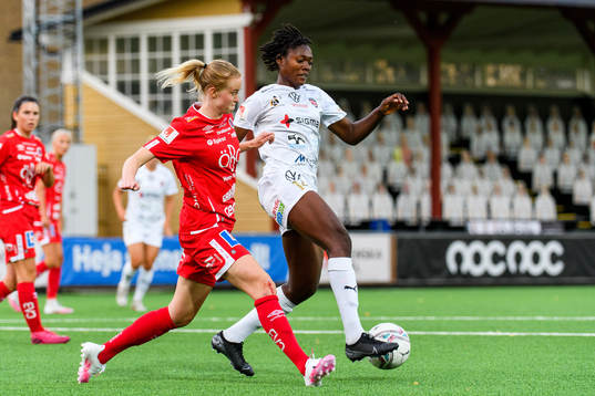 Örebros Emma Östlund och Rosengårds Anam Imo