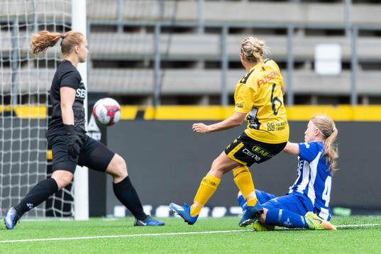 Elfsborgs Linda Westberg Carlsson skjuter 3-0