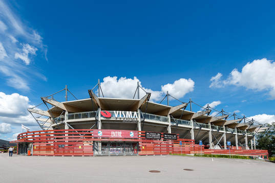 Exteriör vy av Visma arena före fotbollsmatchen i
