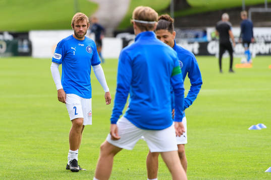 Akropolis Viktor Strand före fotbollsmatchen i Superettan