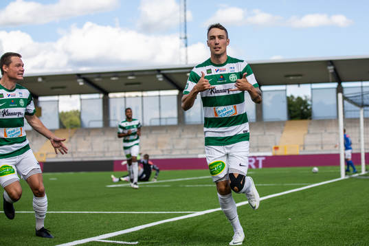 Västerås Filip Tronet jublar