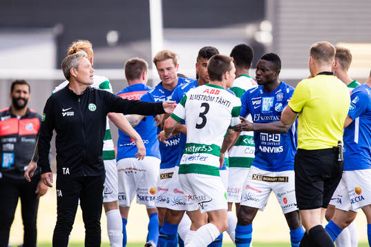 Västerås tränare Thomas Askebrand stoppar Filip