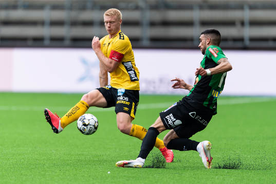 Elfsborgs Sivert Heltne Nilsen och Varbergs Daniel Krezic