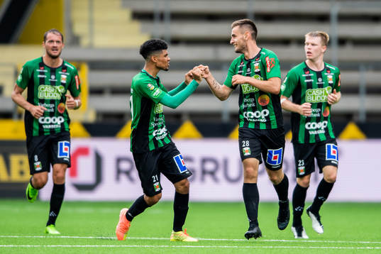 Varbergs Erion Sadiku (m) jublar