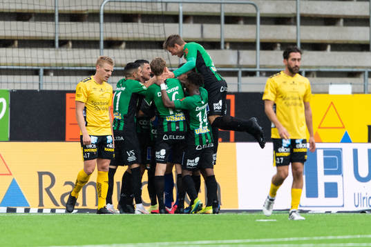 Varbergs spelare jublar
