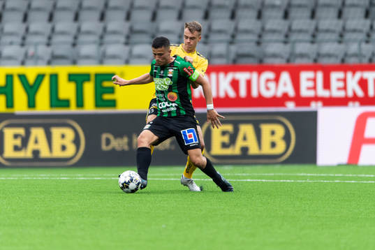 Varbergs Astrit Selmani och Elfsborgs Leo Väisänen