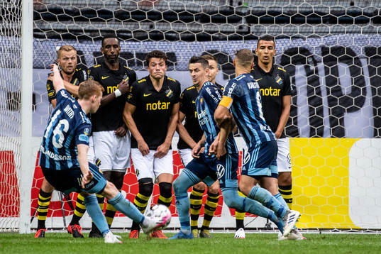 Djurgårdens Aslak Witry gör 0-1