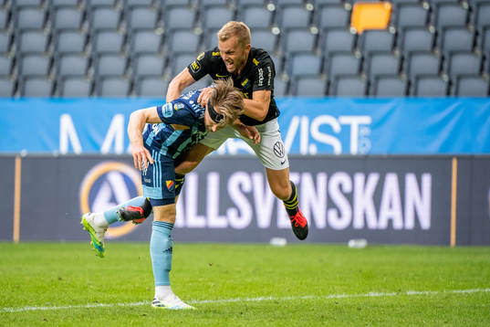 s a7<och Djurgårdens Jacob Une Larsson