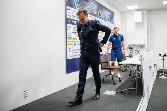 s tränare Rikard Norling och Djurgårdens tränare Kim