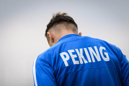 Tröja med Peking före fotbollsmatchen i Allsvenskan