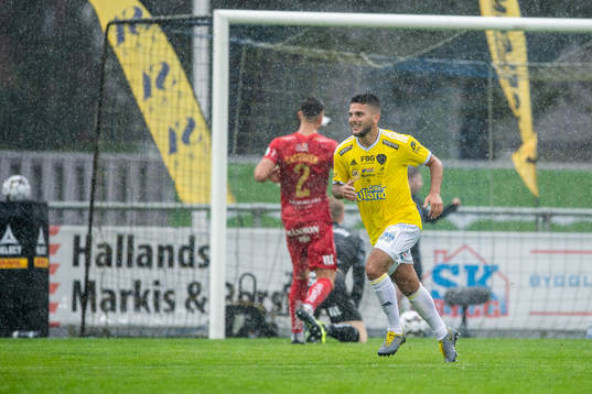 Falkenbergs Edi Sylisufaj jublar