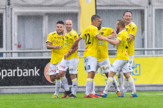 Falkenbergs spelare jublar