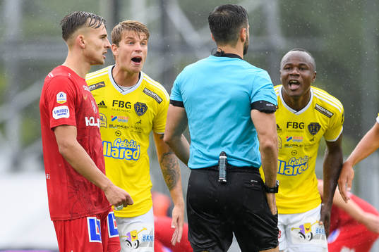 Falkenbergs Marcus Klingenberg Mathisen och Nsima Peter