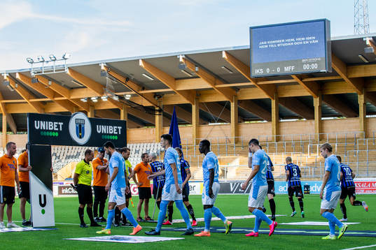 Malmö FFs och Sirius spelare gör entré