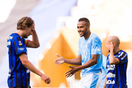 Malmö FFs Isaac Kiese Thelin reagerar