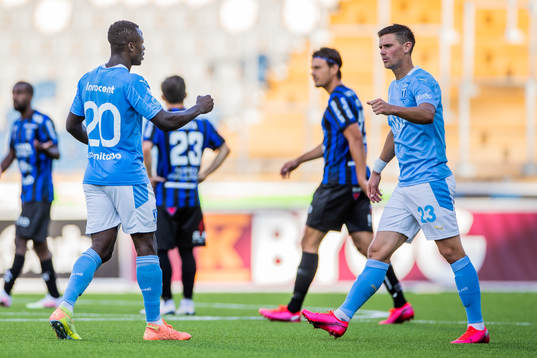 Malmö FFs Bonke Innocent och Marcus Antonsson jublar