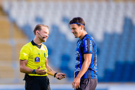 domare Kristoffer Karlsson och Sirius Stefano Vecchia