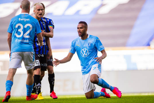 Sirius Adam Hellborg och Malmö FFs Isaac Kiese Thelin i