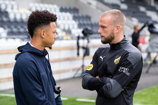 IFK Göteborgs Tobias Sana och Häckens Alexander Faltsetas