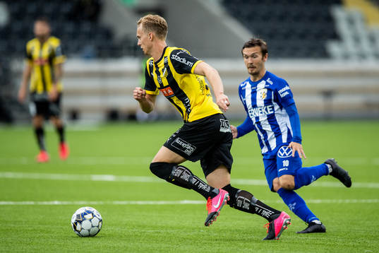 Häckens Gustav Berggren och IFK Göteborgs Patrik Karlsson