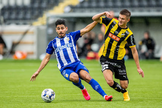 IFK Göteborgs Hosam Aiesh och Häckens Leo Bengtsson