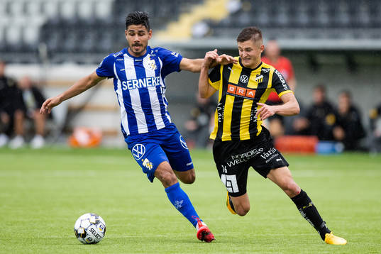IFK Göteborgs Hosam Aiesh och Häckens Leo Bengtsson