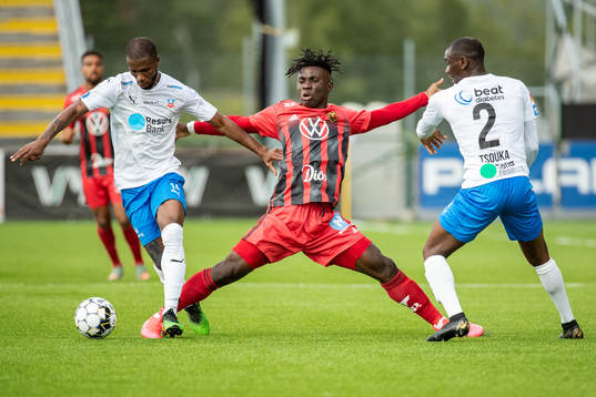 Helsingborgs Mohammed Abubakari och Ravy Tsouka Dozi mot
