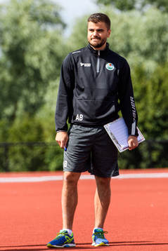 J18 tränaren Almen Bibic