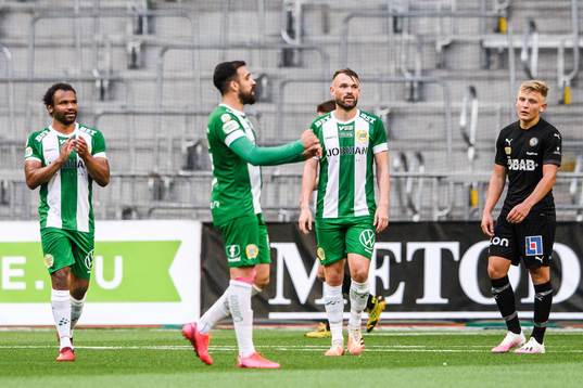Hammarbys Serge-Junior Martinsson Ngouali och Mads Fenger
