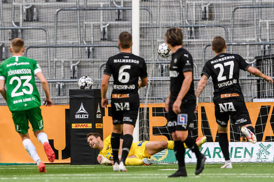 Hammarbys Abdul Khalili , ej i bild, gör 3-0 bakom
