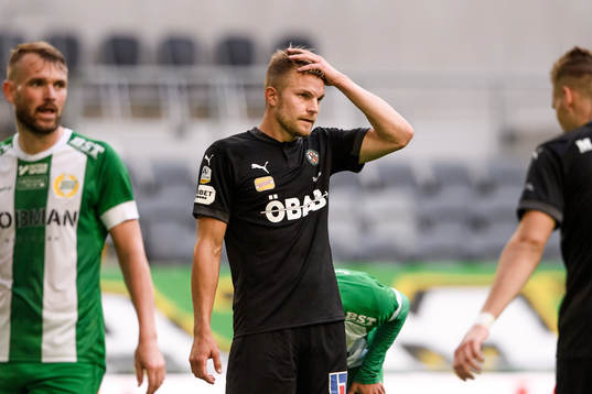 Örebros Erik Björndahl deppar