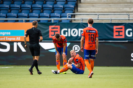 Daan Frederikus Quirinus Klinkenberg of Aalesund in pain