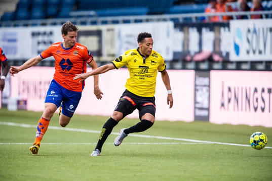 Jonas Grønner of Aalesund and Kevin Alexander Kabran of