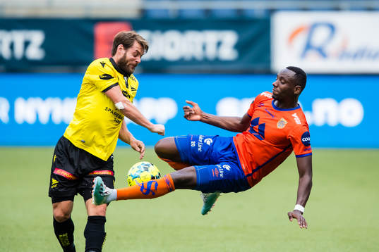 Espen Fjone Børufsen of Start and Parfait Bizoza of
