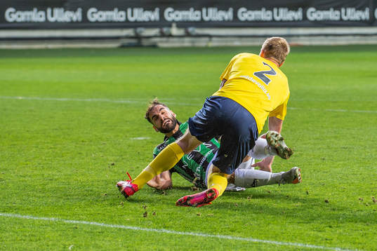 GAIS Mervan Celik och Ljungskiles Filip Karlin