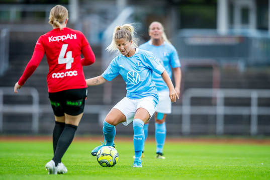 Malmö FFs Lovisa Wifvesson mot Trelleborgs Ebba Jahnfors