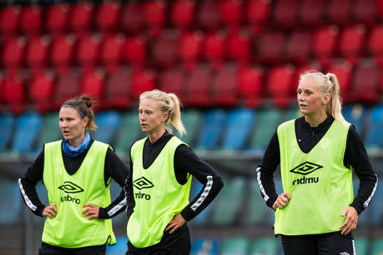 Rebecka Blomqvist och Stina Blackstenius