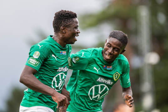 Jönköpings Eric Johana Omondi jublar