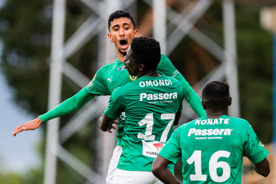 Jönköpings Amir Al-Ammari och Eric Johana Omondi jublar