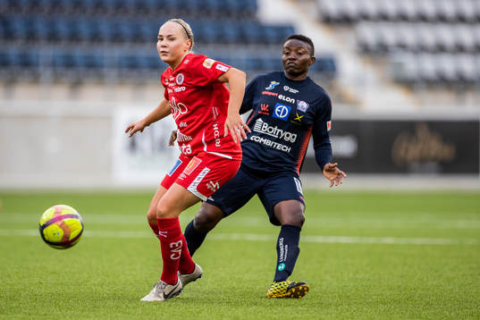 Örebros Ellen Karlsson och Linköpings Orji Ebere